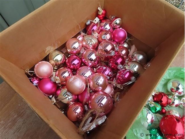 Doos kerstmateriaal - afbeelding 2 van  4