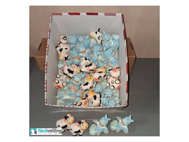 Doos kleine beeltjes van kinderen en koetjes - afbeelding 2 van  3