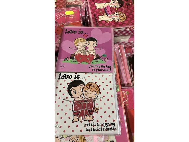 Doos love is… artikelen love is - afbeelding 2 van  5