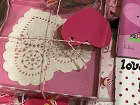 Doos love is… artikelen love is - afbeelding 3 van  5