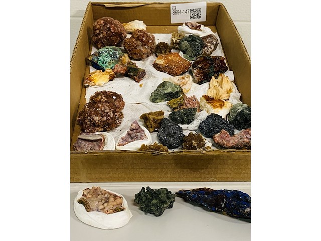 Doos met 35 stuks diverse mineralen - afbeelding 1 van  7