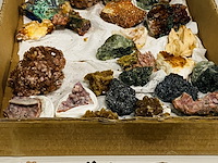 Doos met 35 stuks diverse mineralen - afbeelding 1 van  7