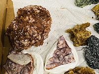 Doos met 35 stuks diverse mineralen - afbeelding 5 van  7