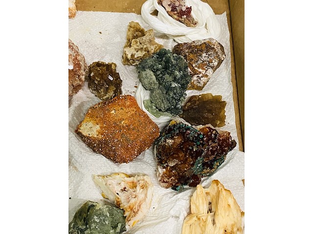 Doos met 35 stuks diverse mineralen - afbeelding 7 van  7