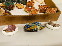 Doos met 43 stuks diverse mineralen - afbeelding 2 van  7