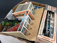 Doos met divers modelspoor toebehoren - afbeelding 2 van  5