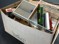 Doos met divers modelspoor toebehoren - afbeelding 4 van  5