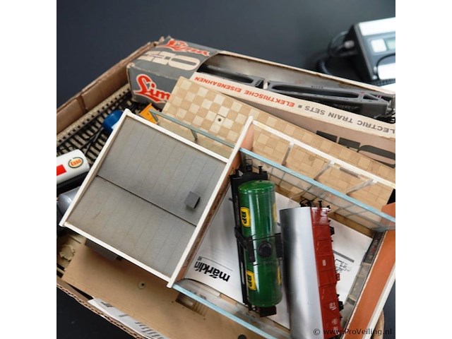 Doos met divers modelspoor toebehoren - afbeelding 5 van  5