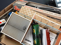 Doos met divers modelspoor toebehoren - afbeelding 5 van  5