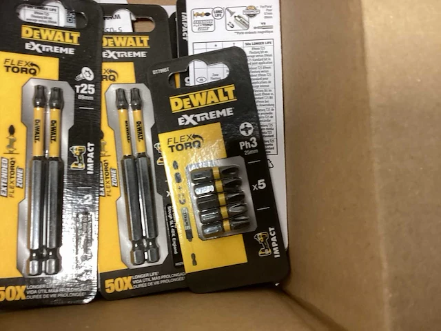 Doos met diverse dewalt bitsets - afbeelding 3 van  4