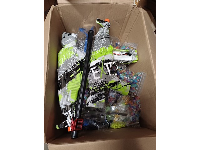 Doos met gelblaster en div benodigheden - afbeelding 2 van  5