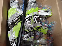 Doos met gelblaster en div benodigheden - afbeelding 4 van  5