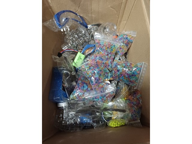 Doos met gelblaster en div benodigheden - afbeelding 5 van  5