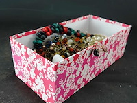 Doos met inhoud - afbeelding 1 van  5