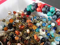 Doos met inhoud - afbeelding 4 van  5