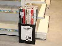 Doos met inpakpapier kerst