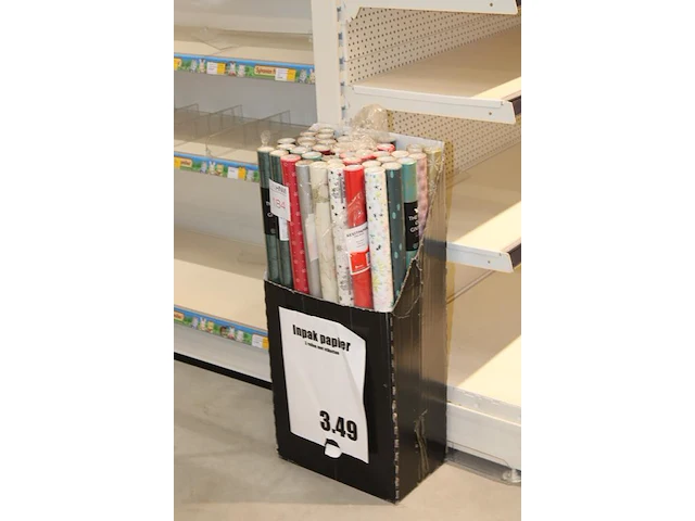 Doos met inpakpapier kerst - afbeelding 2 van  2