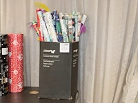 Doos met inpakpapier w.o. disney