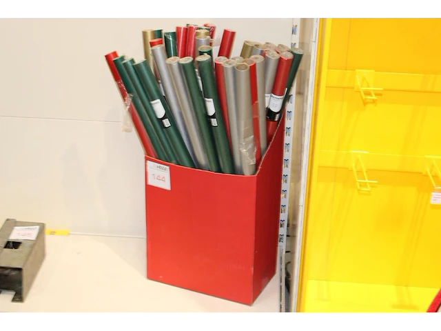 Doos met inpakpapier - afbeelding 1 van  2