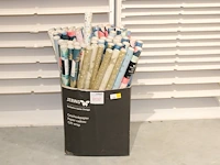 Doos met kerstpapier