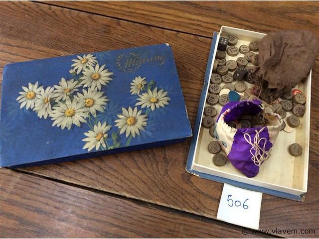 Doos met lotto schijven + - afbeelding 1 van  2