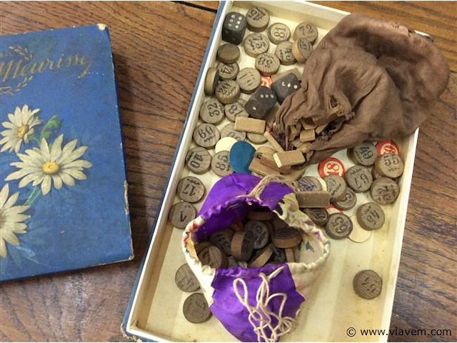 Doos met lotto schijven + - afbeelding 2 van  2