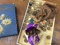 Doos met lotto schijven + - afbeelding 2 van  2