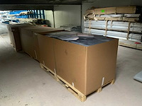 Doos met restanten polycarbonaat plaatmateriaal (3x) - afbeelding 1 van  3