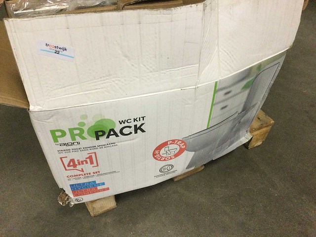 Doos met sanitair artikelen - afbeelding 3 van  3