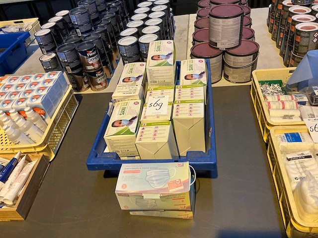 Doos mondkapjes (17x) - afbeelding 1 van  3