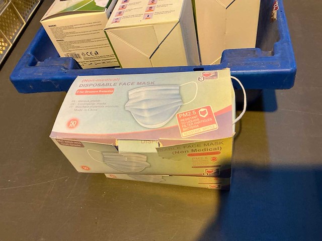 Doos mondkapjes (17x) - afbeelding 2 van  3