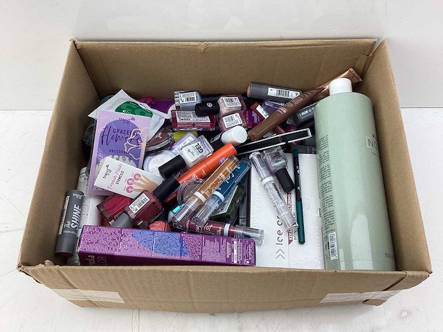 Doos ongeopende make-up - afbeelding 1 van  2