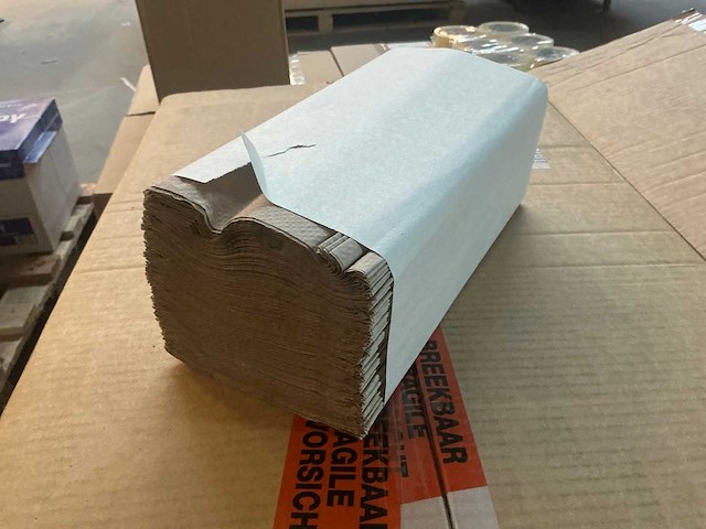 Doos papieren handdoek (2x) - afbeelding 2 van  4