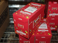 Doos skittles. 36 zakjes. - afbeelding 1 van  3