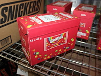 Doos skittles. 36 zakjes. - afbeelding 1 van  2