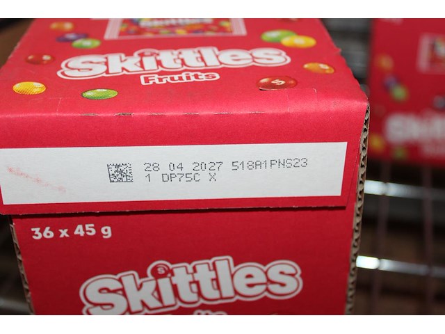 Doos skittles. 36 zakjes. - afbeelding 2 van  2