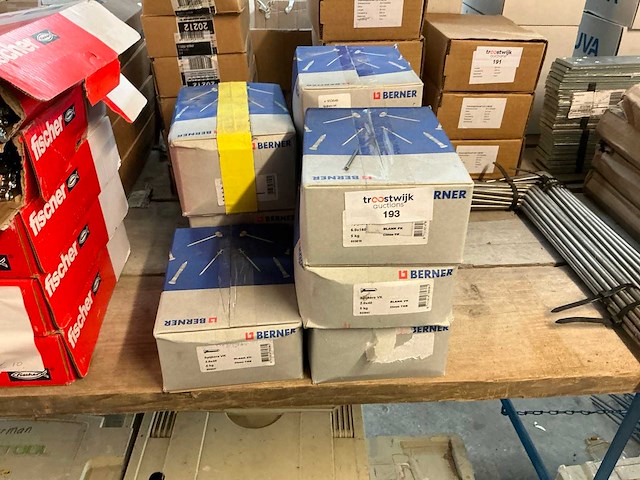 Doos spijkers (9x) - afbeelding 1 van  3