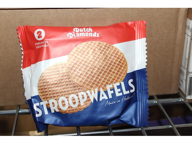 Doos stroopwafels dutch diamonds. 45x2 stuks. tht 6-26. - afbeelding 1 van  2