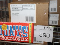Doos tony's chocolonely. 15 stuks melkchocolade. - afbeelding 2 van  3