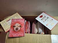 Doos vol met valentijn wenskaarten