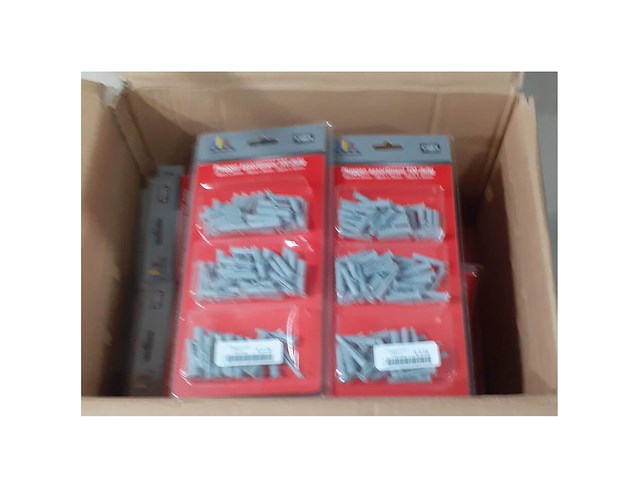 Doos vol pakken met 100 pluggen div. maten d1024) - afbeelding 1 van  3