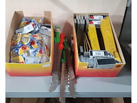 Doos vol sloten 40mm, winkelhaken, boomzagen (d1715) - afbeelding 3 van  3