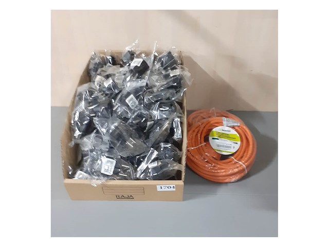 Doos vol tweewegstekkers en 2 verlengsnoeren 10 meter (d1704) - afbeelding 1 van  5