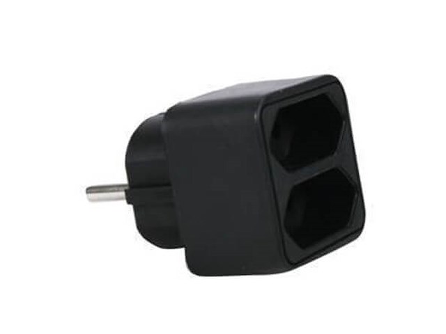 Doos vol tweewegstekkers en 2 verlengsnoeren 10 meter (d1704) - afbeelding 3 van  5