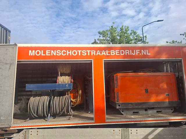 Doosan - 2012 - 10105 - compressor met straalopstelling - afbeelding 1 van  35