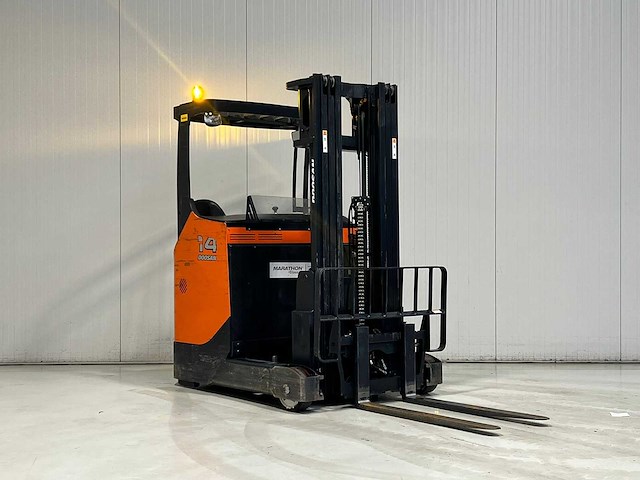 Doosan - 2015 - br14jw-7 - 5.01m triplex, free-lift, side-shift - reach truck - afbeelding 1 van  6