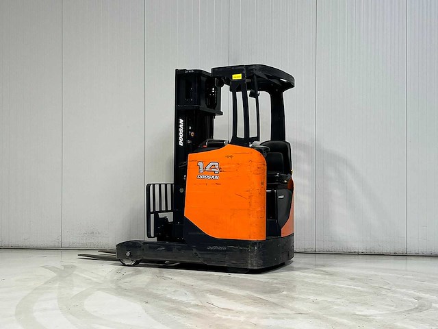 Doosan - 2015 - br14jw-7 - 5.01m triplex, free-lift, side-shift - reach truck - afbeelding 2 van  6