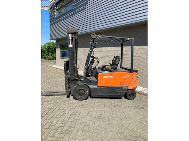 Doosan - 2018 - b35x-7 - vorkheftruck - elektrisch - afbeelding 3 van  12