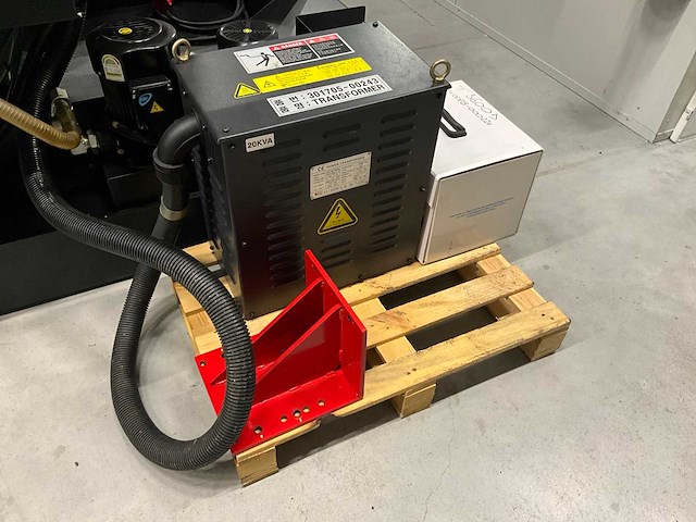 Doosan - 2019 - t3600d - verticaal boor-tapcentrum met palletwisselaar - afbeelding 15 van  36