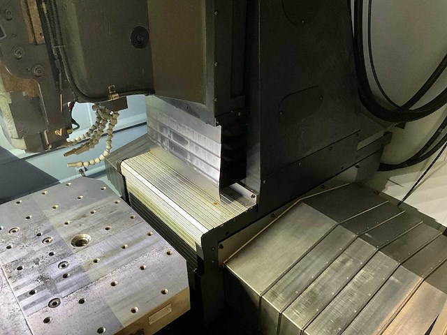 Doosan - 2019 - t3600d - verticaal boor-tapcentrum met palletwisselaar - afbeelding 24 van  36